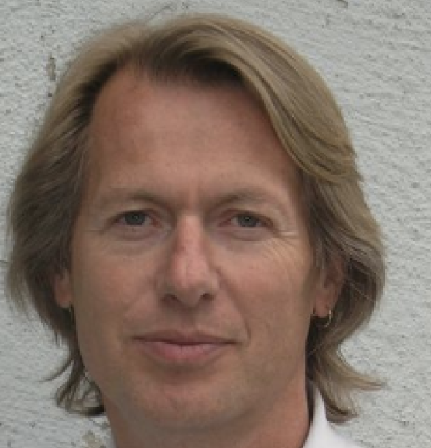 Jørgen Lorentzen, som har professorkompetanse i kjønnsforskning, er daglig leder av Stiftelsen Hedda og produsent i Integral film AS