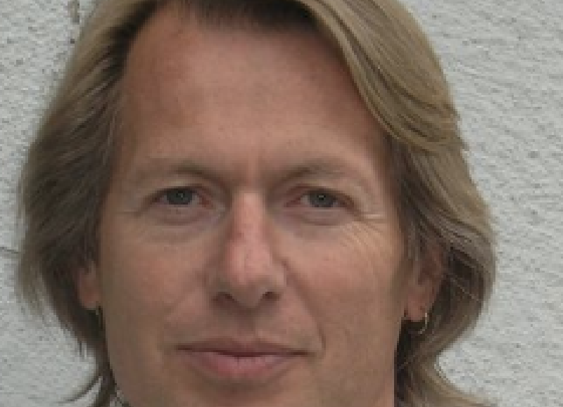 Jørgen Lorentzen, som har professorkompetanse i kjønnsforskning, er daglig leder av Stiftelsen Hedda og produsent i Integral film AS